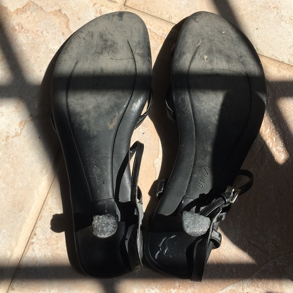 Unisa Genuine leather buckle strappy sandal black - Picture 3 of 8